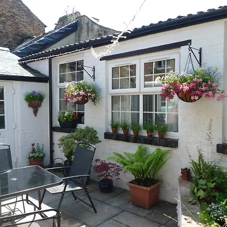 Kirkgate House 4*