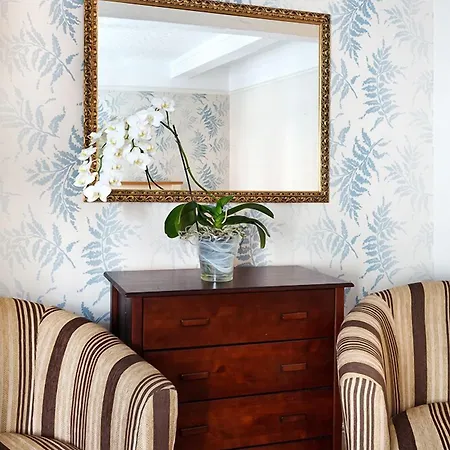 Kirkgate House 3* Knaresborough